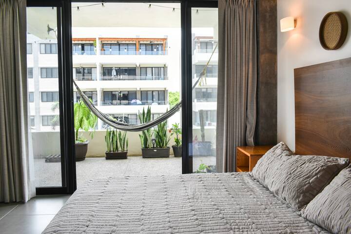 Foto desde la recamara principal hacia balcón 