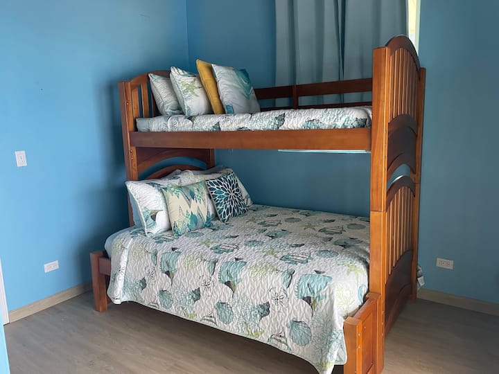 Стая на долния етаж
