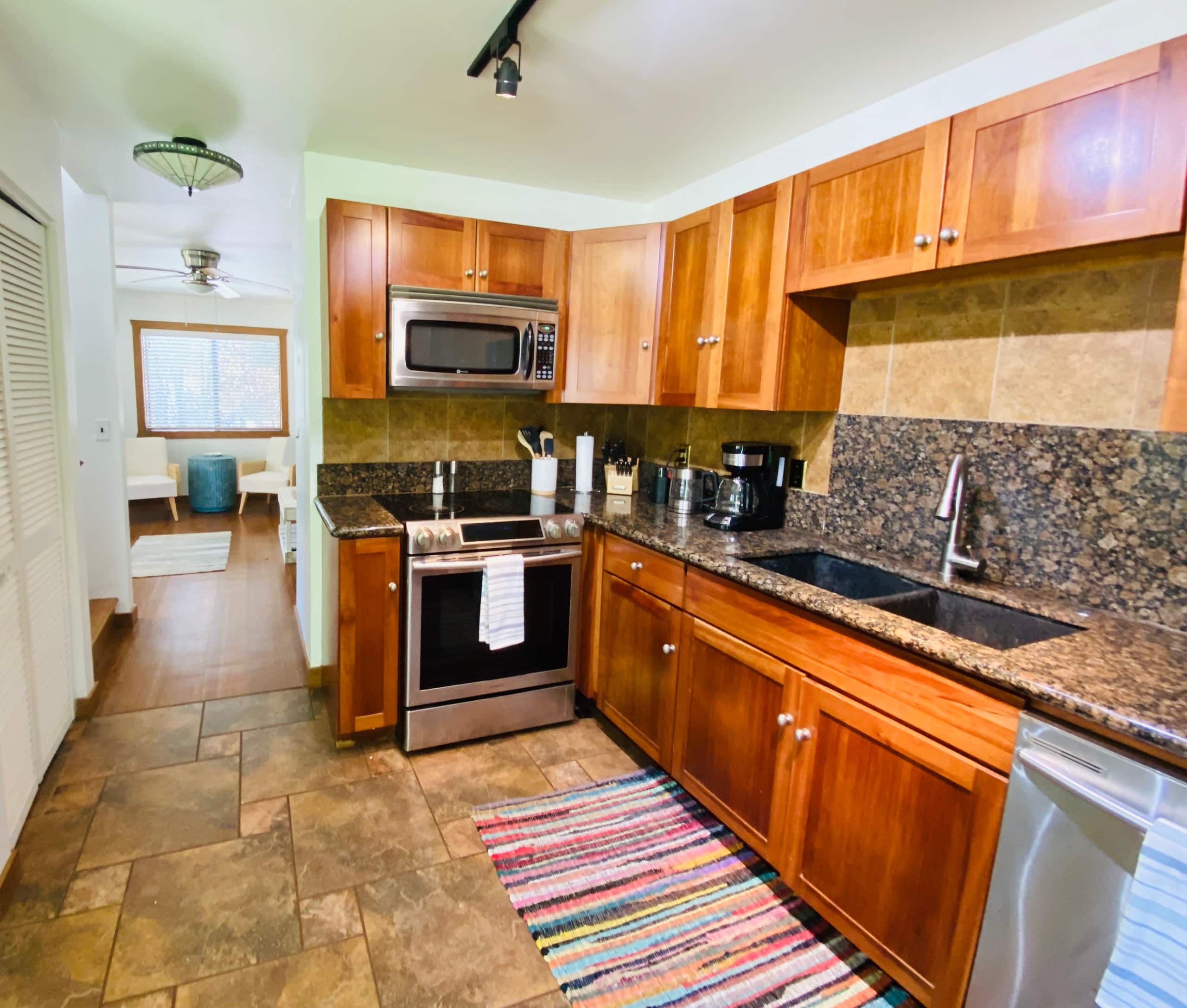 Condo in Princeville · ★4.93 · 2 bedrooms · 2 beds · 1 private bath - Image 11