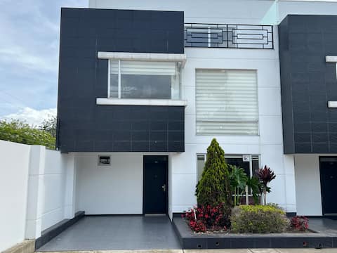 El Retiro: Country House - Int 3