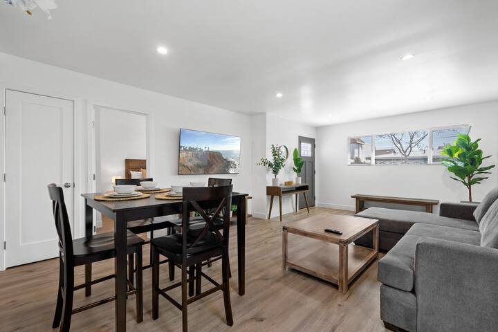 Two Homes on One Lot-Sleeps 12, Perfect for Groups gallery image 4