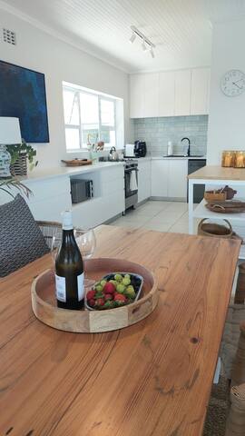 High Tide gallery image 3