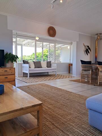 High Tide gallery image 5