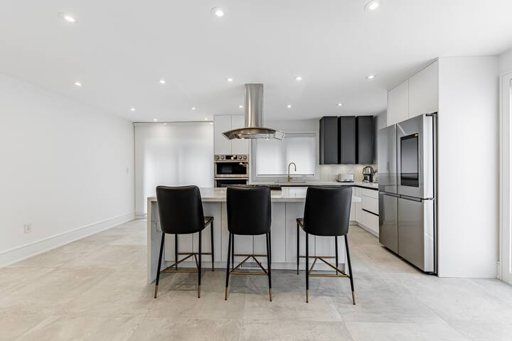 Design & Comfort-Stunning Modern 3 BD/4 Bath home gallery image 3