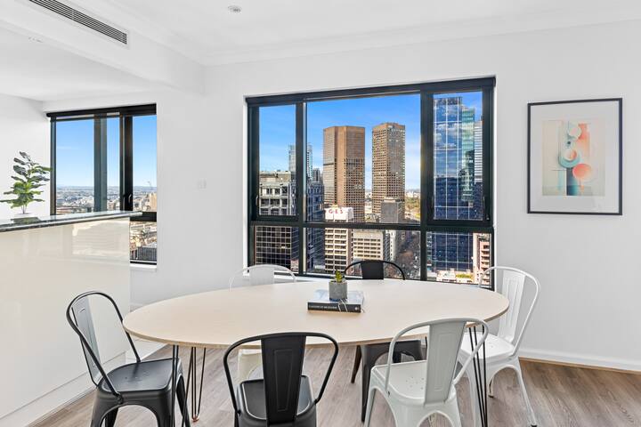 Gorgeous CBD Gem. Amazing View! gallery image 5