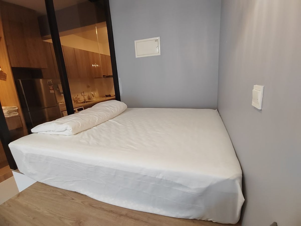 Krevat dopio "queen" i përshtatshëm për 2 të rritur