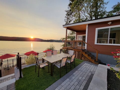 Winnipesaukee Lakefront Luxury unit #4 w Hot tub