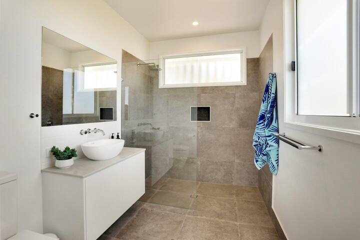 Luxury Ocean View Property gallery image 3