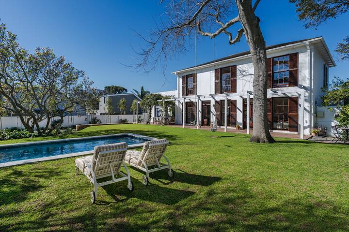 Beautiful Georgian Home gallery image 2