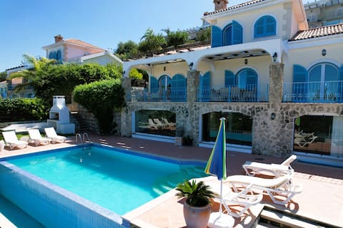 4+1 Sea View Villa With Pool.