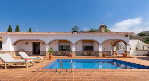 Los Almendrales Farm
