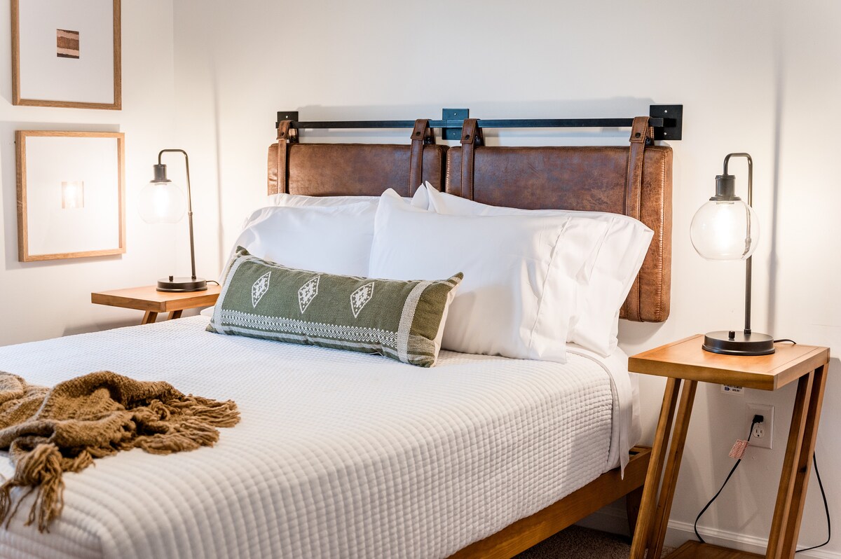 Comfortable and stylish in a great in-town location.