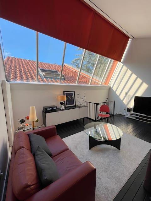 Popular Airbnb listing: Former factory converted into loft LYON - 4 people in Métropole De Lyon