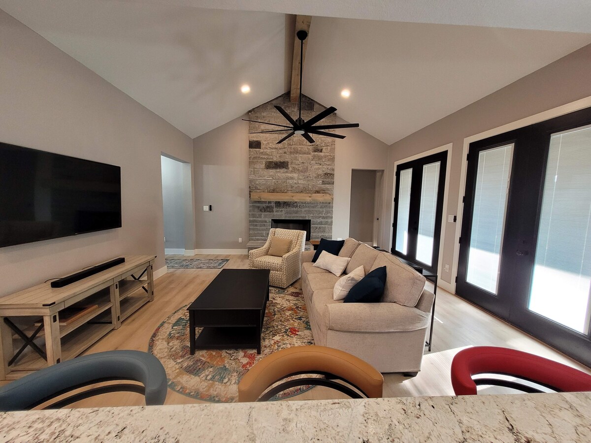 Successful Airbnb property: Horizon Hilltop Lakehouse in Horseshoe Bay