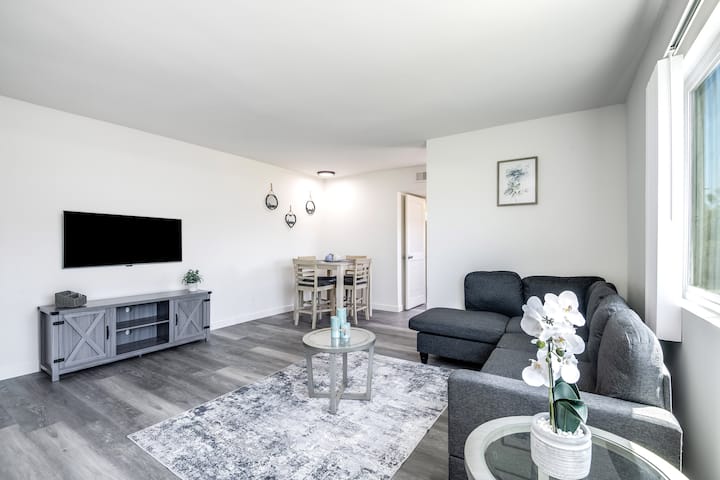 1bd Clean & Cozy | Gated Parking Garage& Fast Wifi - Los Angeles, CA