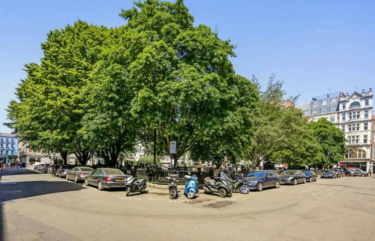 Luxury 2 Bed Soho/Piccadilly/Oxford ST/ Carnaby ST gallery image 3