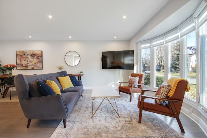 Cozy home in Elmvale Acres near General Hospital