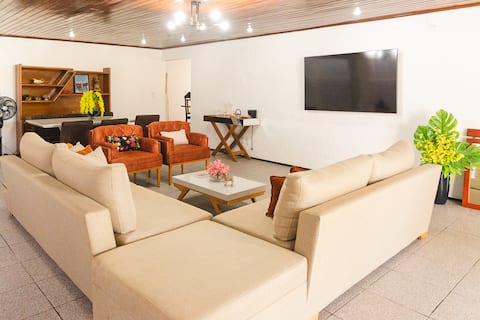 Top Airbnb: Large House - Garden, 3 en-suites and equipped kitchen in Camocim