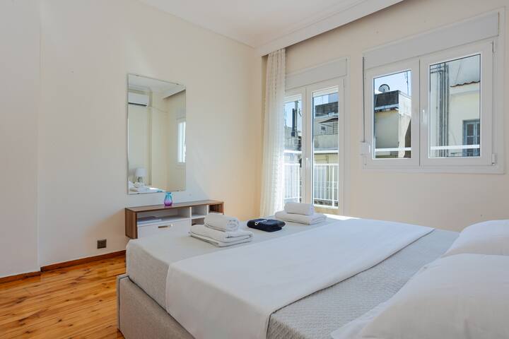 Luxury Downtown Apartment Z1 gallery image 4