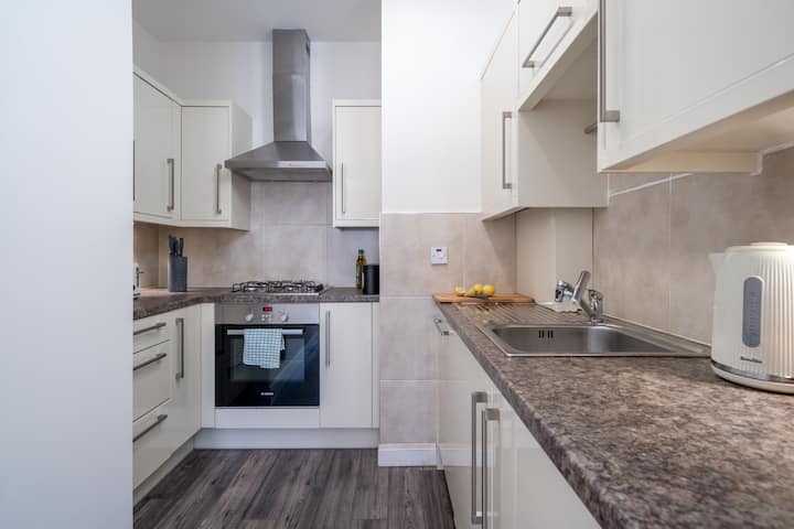 Spacious Kingbed 2 Bed Apartment Retreat - Wembley - London