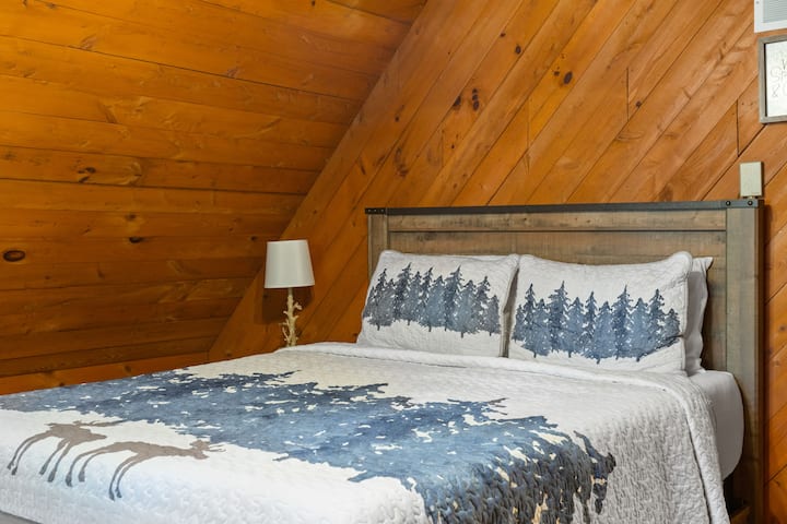 Deer room, queen bed.
