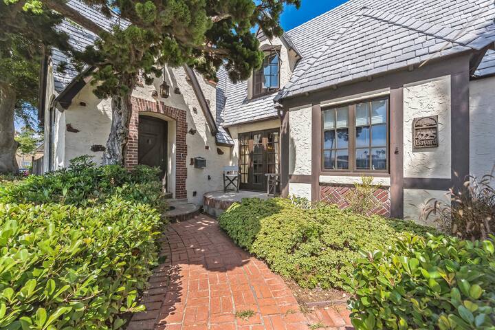 Storybook Beach House gallery image 3