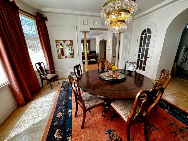 Spacious and elegant Presidio Heights home gallery image 5