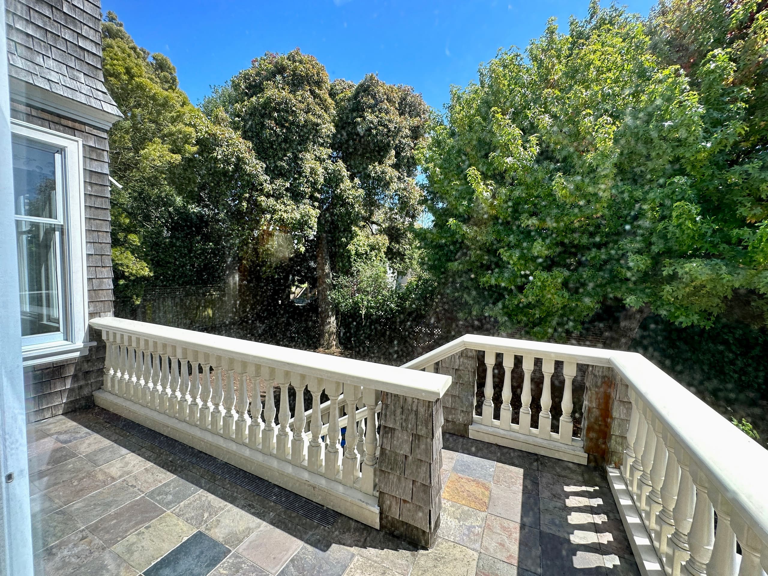 Home in San Francisco · ★4.95 · 4 bedrooms · 5 beds · 2.5 baths - Image 19