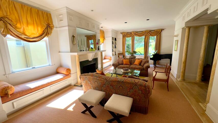 Spacious and elegant Presidio Heights home gallery image 2