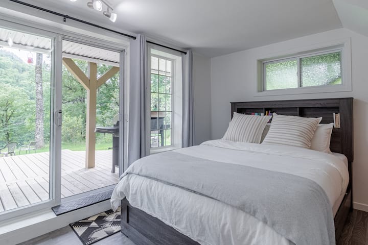 Chambre 1 au niveau du jardin (lit queen size)