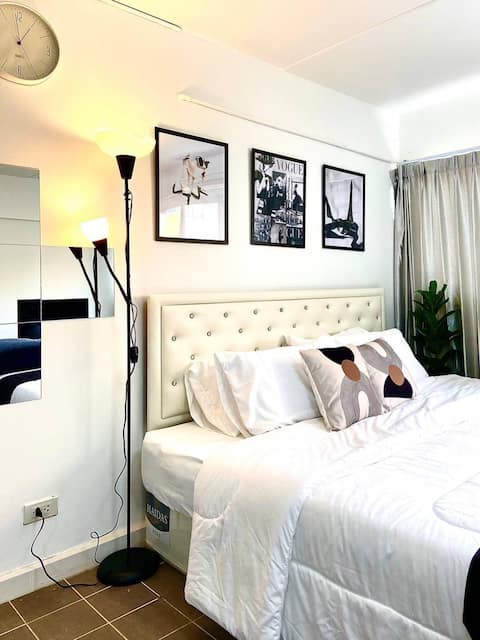 Impact Arena Condo C3 By Goodroom24