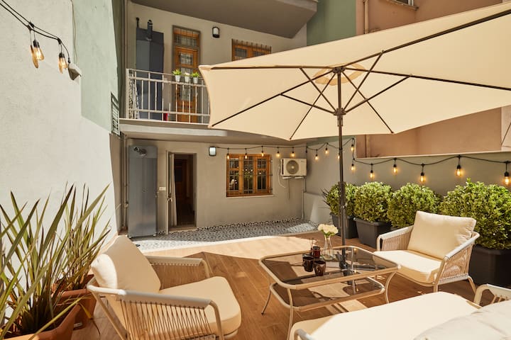 Central Şişli Gem: 8BR 4 Baths Garden, Metro 3 min