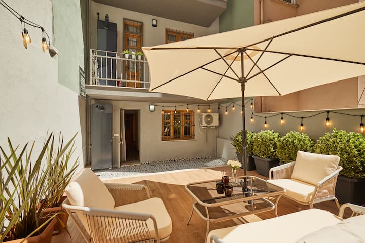Gem in Şişli Center | 8BR 4BA | Garden + Metro