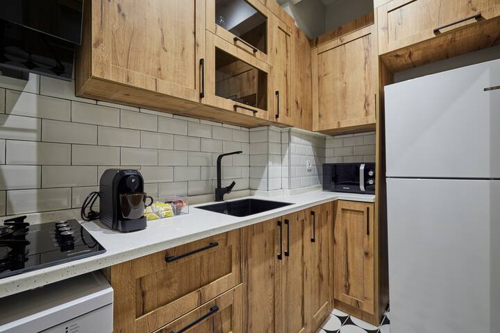 Central Şişli Gem: 8BR 4 Baths Garden, Metro 3 min gallery image 4