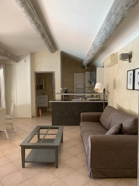 Popular Airbnb listing: The Mazet Floral d'Uzès in Uzès