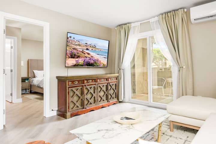 Elegant Furnished 2br 2ba Condo | La Jolla Colony - San Diego, CA