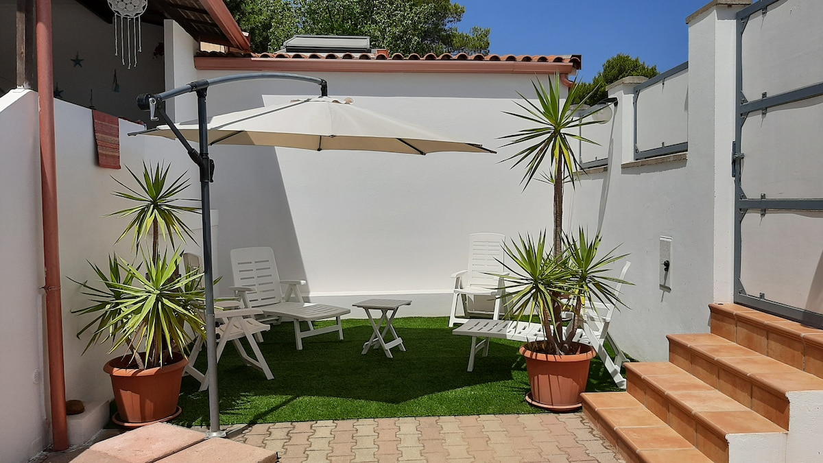 Top Airbnb: Two-room apartment Pepelia 9; C.I.N: IT111070C2000Q7068 à Sant'anna Arresi