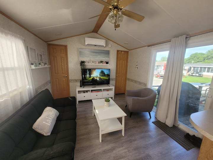 The Beach House On Mariner - Port Colborne