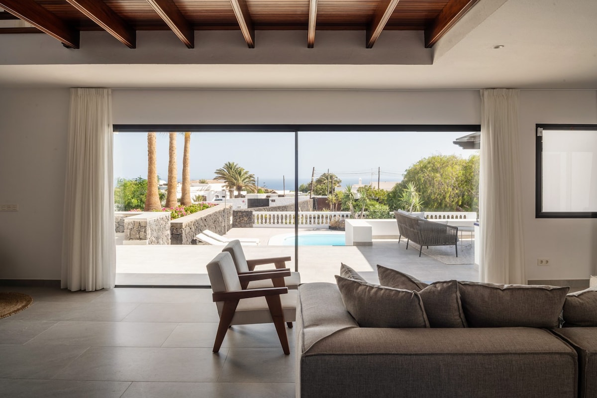 Popular Airbnb listing: Shalimar Lanzarote in Tías