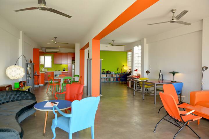 Colourful Cosmopolitan Athens | Acropolis view gallery image 4