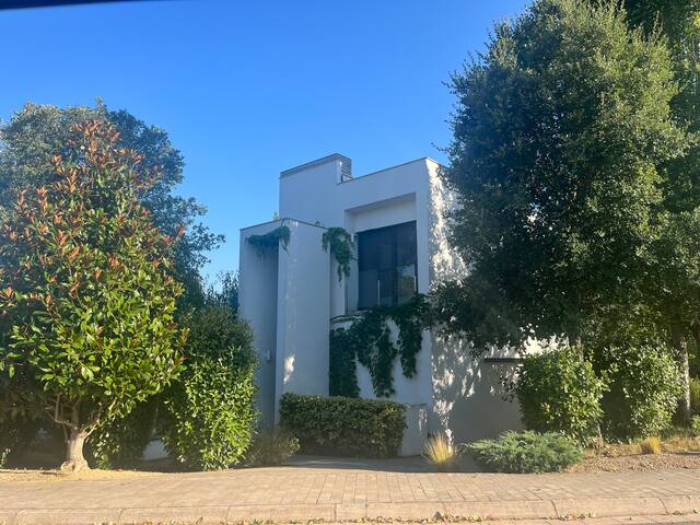 Modern & spacious family house in Camiral Resort gallery image 3