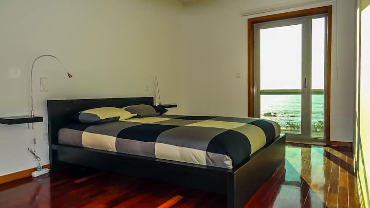 マスターベッドルーム