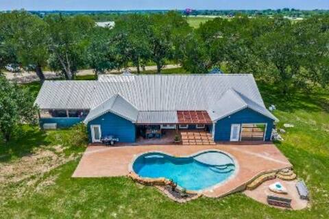 3 Ac. 4BR/4B Bring Horses