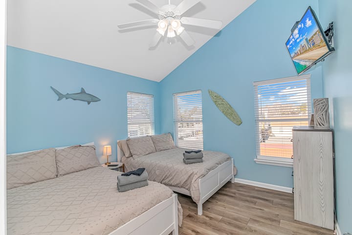 Upstairs full bedroom with 2 full size beds
