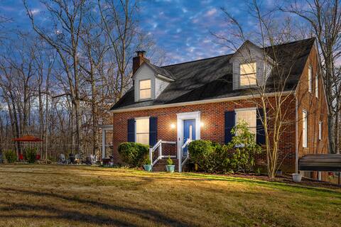The Alexander of Fredericksburg VA
4 BR & 2.5 BA
