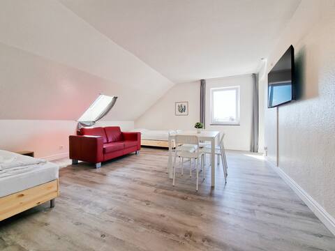 RAJ Living - 4 Rooms - big Kitchen - 30 min Messe