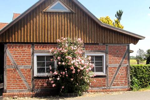 Idyllic rural holiday home "Huxels-Kotten"