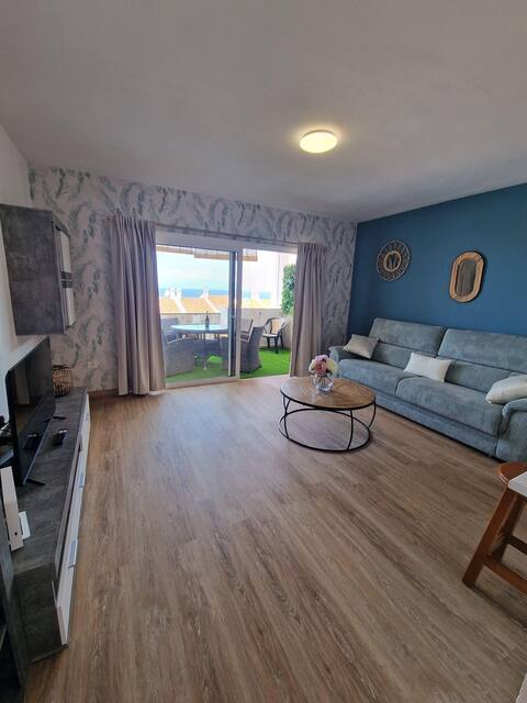 Air-conditioned love nest with sea view 2/4 pers