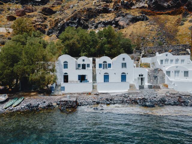 Armeni Seaside Villa – with private boat service! gallery image 2