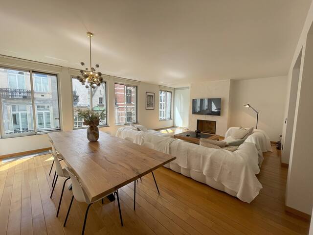 Sunny 3BR apartment in heart of Sablon Brussels gallery image 4